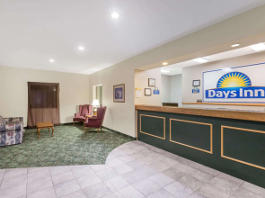 Days Inn by Wyndham Manchester