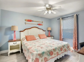 Pelican Beach 2010 1 Bedroom Condo