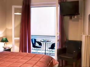 Piraeus City Hotel