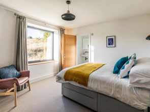 Stunning 5 Bedroom Home With Garden Views