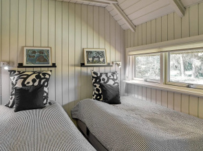 6 Person Holiday Home in Vaeggerlose