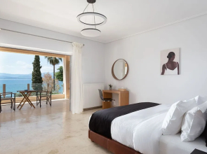 Eretria Luxurious Seafront Villa