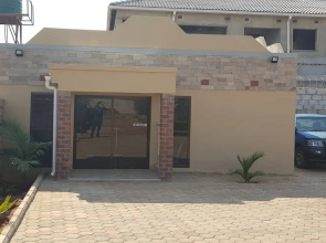 Ticheze Lodge And Car Hire