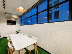 Siam Subway Hostel and Café