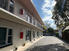 Adelaide City Fringe Serviced Apartments