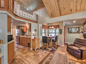 Gateway to Sunrise Resort! Show Low Cabin w/ Deck