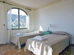 Villa - 4 Bedrooms with Pool and WiFi - 104982