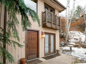 Incredible 2 Story Condo On Ajax