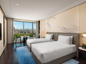HUALUXE Shanghai Changfeng Park by IHG