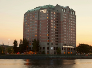 DoubleTree Suites by Hilton Hotel Boston - Cambridge