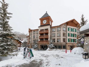 3106- One Bedroom + Den Deluxe Powderhorn Lodge 1 Hotel Room by RedAwning
