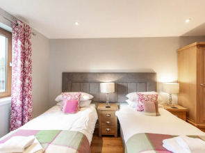 Lord Galloway 38 With Hot Tub, Newton Stewart