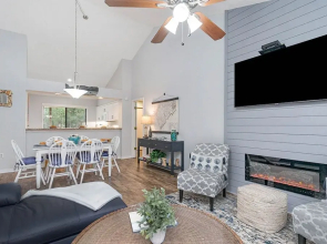 14d Richmond Park - Gorgeously Remodeled 3 Bed, 3 Bath Villa 3 Bedroom Villa