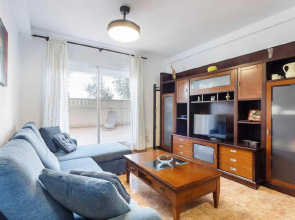 Apartamento con terraza y piscina