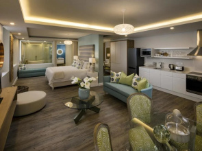 Views Boutique Hotel & Spa