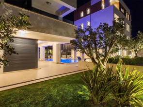 Nice Apartment in Podstrana With 1 Bedrooms, Wifi and Outdoor Swimming Pool