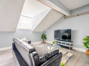 Charming 2BR Apartment In Downtown Hamilton