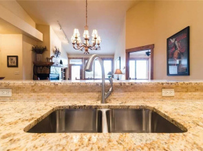 3302 Champagne Lodge, Trappeur's Crossing Apartment 2