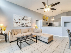 Lovely Florida Retreat w/ Lanai: 5 Mi to Riverwalk
