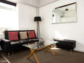Alexander Apartments Roker