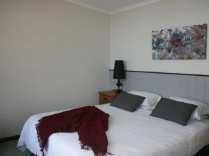 The Beach House- Essentially Tas Dover