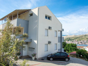 Apartments Sv Jelena 1