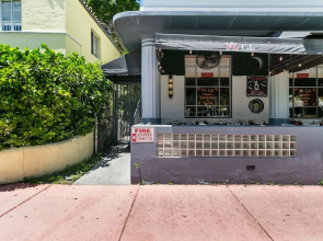 Deluxe Beach Apt