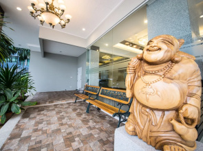 Lulu Hotel