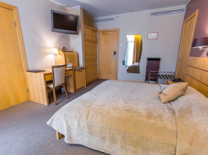 Royal Square Hotel & Suites