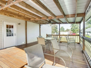 Lake-view Getaway w/ Grill in Mountain Home!