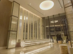 Whiz Luxe Hotel Spazio Surabaya