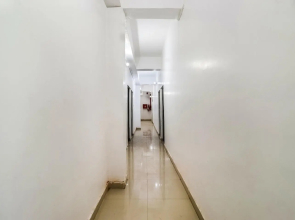 OYO 28185 The Golden Sky