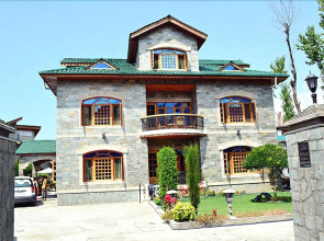 OYO 23045 Ronak Homestay