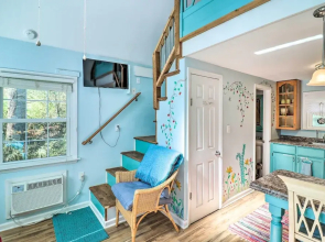 Unique & Cozy Arden Cabin, 6 Mi to Blue Ridge Pkwy
