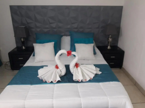 Coquet F2 Climatise Avec Piscine Au Lamentin