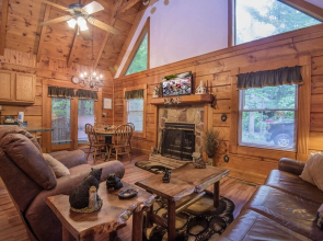 Er51 - Natures Grace Retreat - Great Location. Close To All The Action! 2 Bedroom Cabin by RedAwning