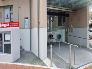 Central and stylish apartment with city views