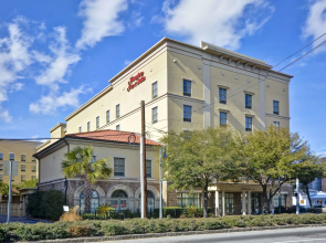 Hampton Inn & Suites Savannah Historic District