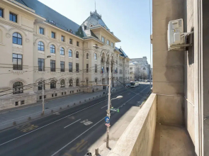 Refined & Spacious 3-Bedroom Flat Near Cismigiu, Balcony with Boulevard Views