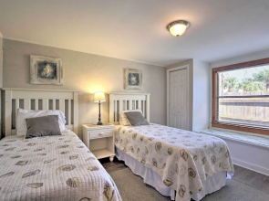 Live Like a Local - Bayfront Panama City Home