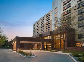 DoubleTree by Hilton St. Paul East