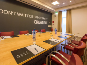Отель Holiday Inn Bologna Fiera