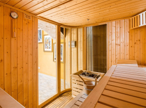 Best Western Plus Celebrity Suites