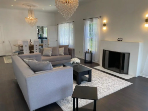 Contemporary 5 bed- 4 bath Beverly Hills Home