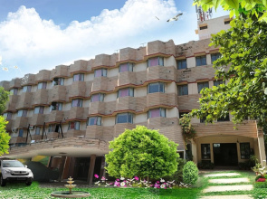 Iroomz Hotel Pawan