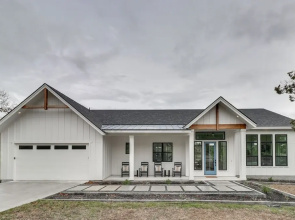 Walk to Beach: Farmhouse w Lake Travis Views