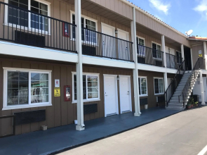 BeachWay Inn