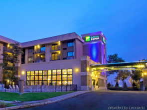 Holiday Inn Express Rolling Meadows - Schaumburg Area by IHG