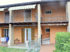 In a Quiet Area and not far From the Lake, Balconies Overlooking the Vineyards