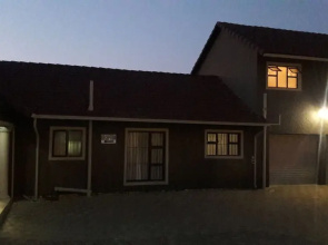 Alimop Lodge Inn Bed and Breakfast